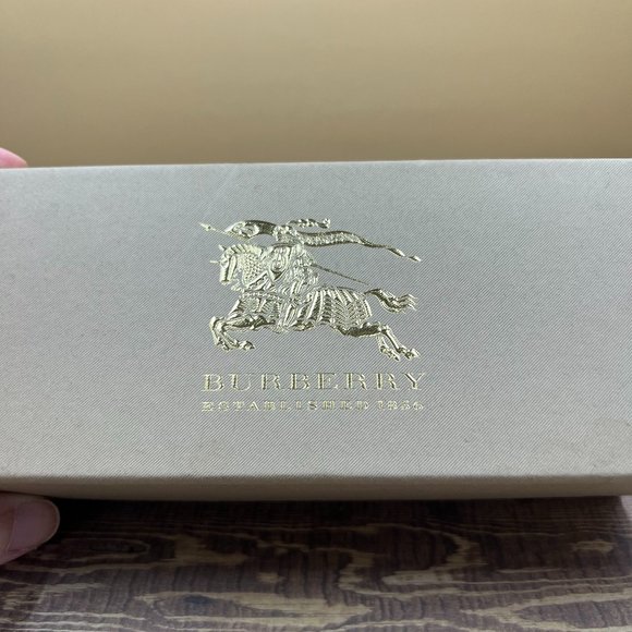 Burberry women\'s sunglasses main image 7